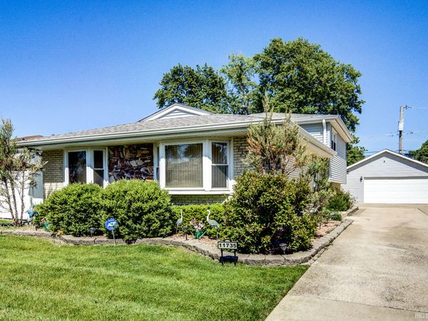 11735 S Leamington Avenue , Alsip, IL 60803