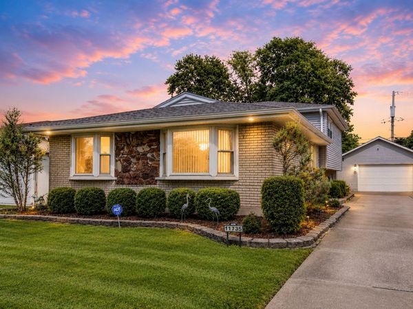11735 S Leamington Avenue, Alsip, IL 60803