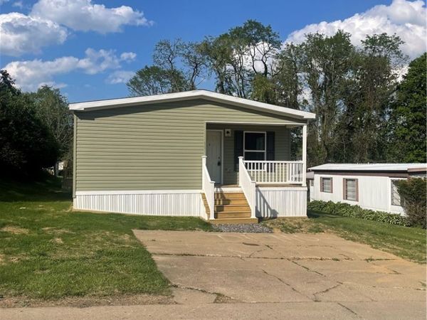 90 Laurie Lane, Washington, PA 15301