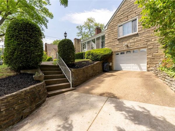 424 Bower Hill Rd., Pittsburgh, PA 15228