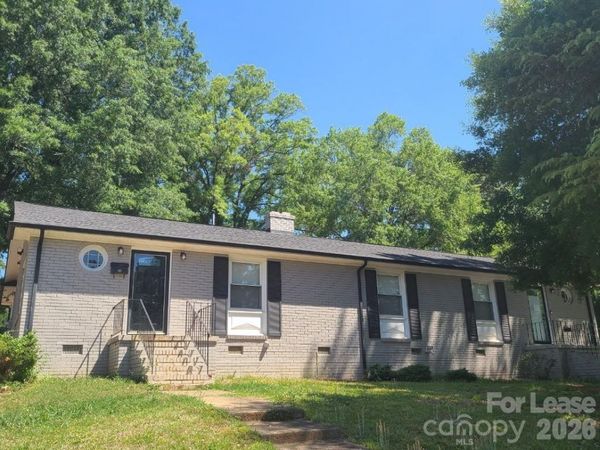 3731 Dresden Drive E, Charlotte, NC 28205