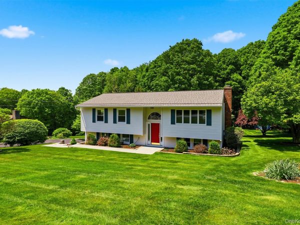 9 Wagon Trail Road, Stormville, NY 12582