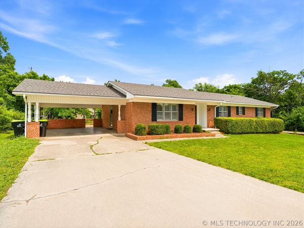 522 S Country Club Street , Ada, OK 74820