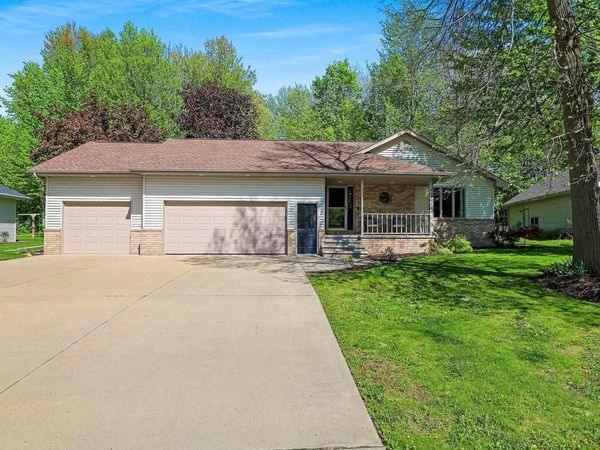 233 BURNING TREE COURT, Wrightstown, WI 54180