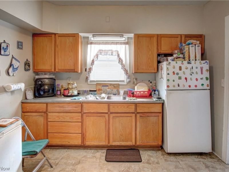3048 Seymour Avenue, Cleveland, OH 44113 Photo 13