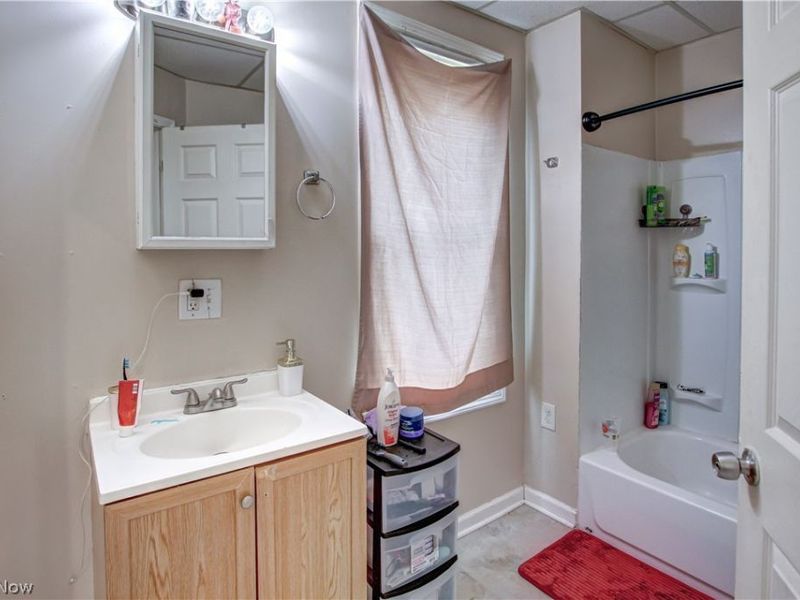 3048 Seymour Avenue, Cleveland, OH 44113 Photo 27
