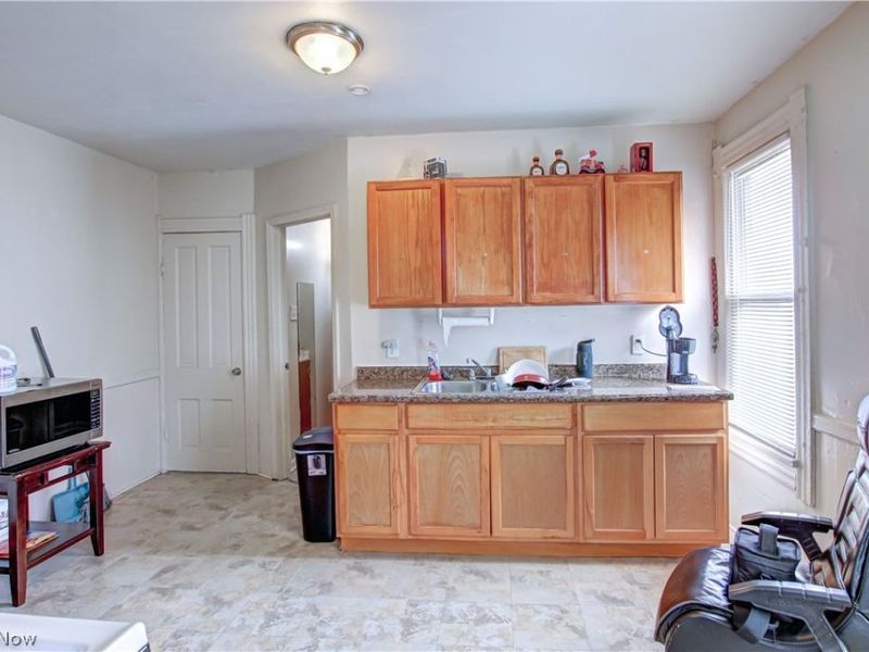 3048 Seymour Avenue, Cleveland, OH 44113 Photo 28