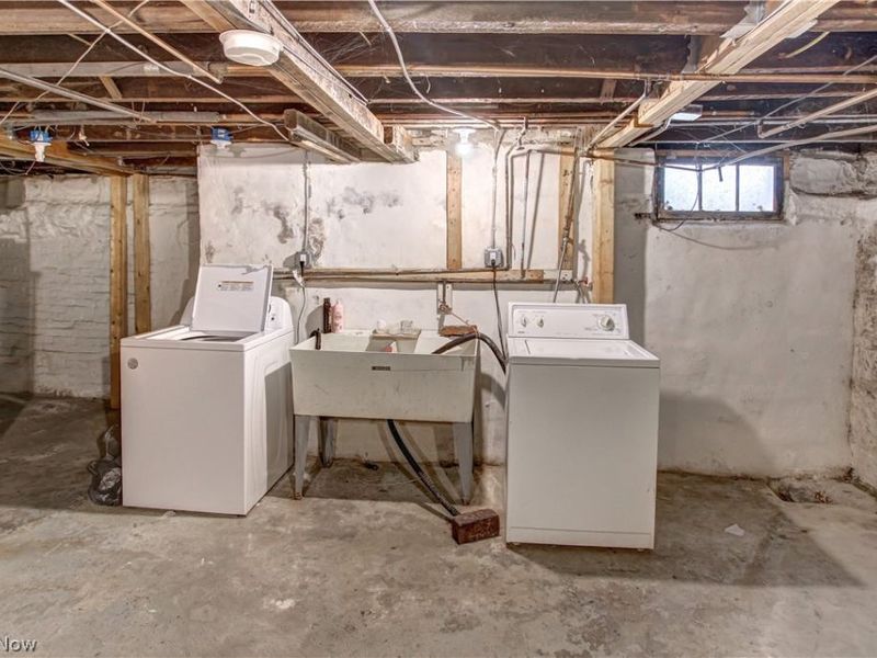 3048 Seymour Avenue, Cleveland, OH 44113 Photo 37