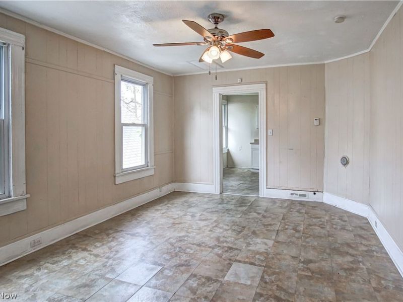 3048 Seymour Avenue, Cleveland, OH 44113 Photo 9