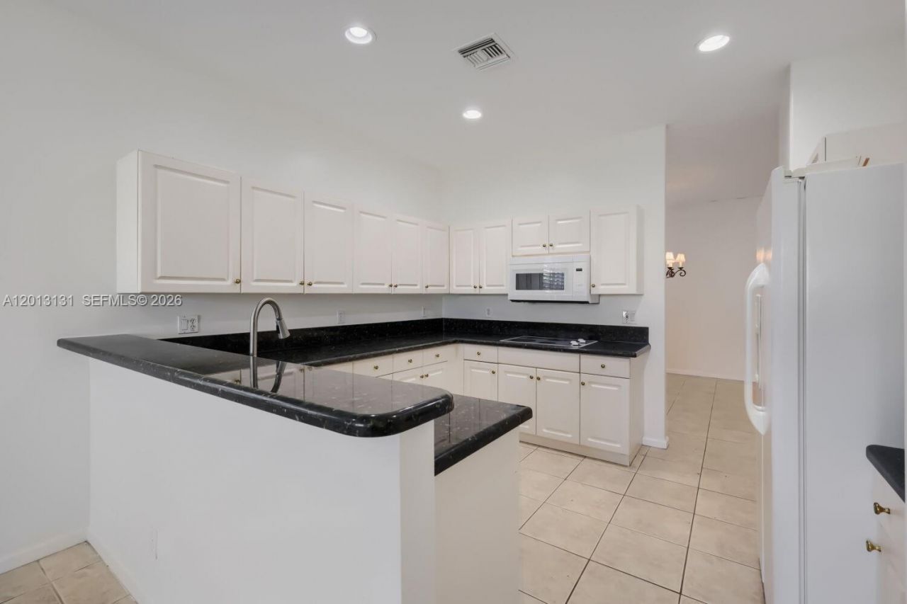 117 Palm Cir, Atlantis, FL 33462 Photo