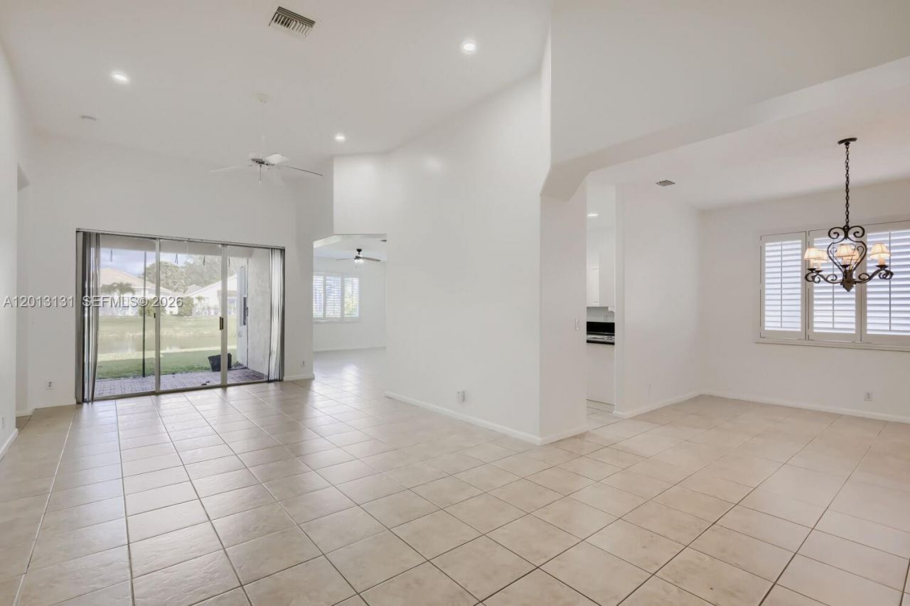 117 Palm Cir, Atlantis, FL 33462 Photo