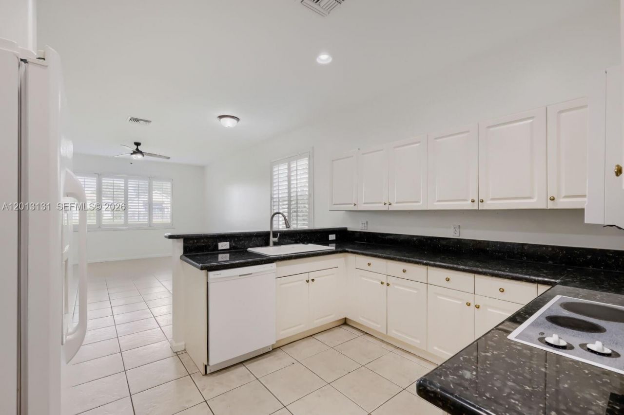 117 Palm Cir, Atlantis, FL 33462 Photo
