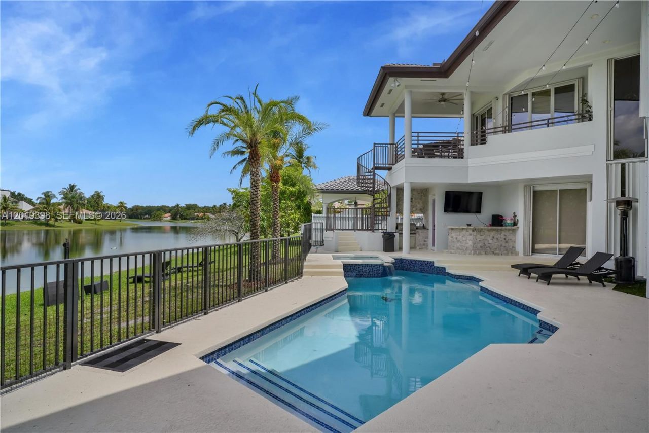 14332 Ardoch Pl, Unit -, Miami Lakes, FL 33016 Photo