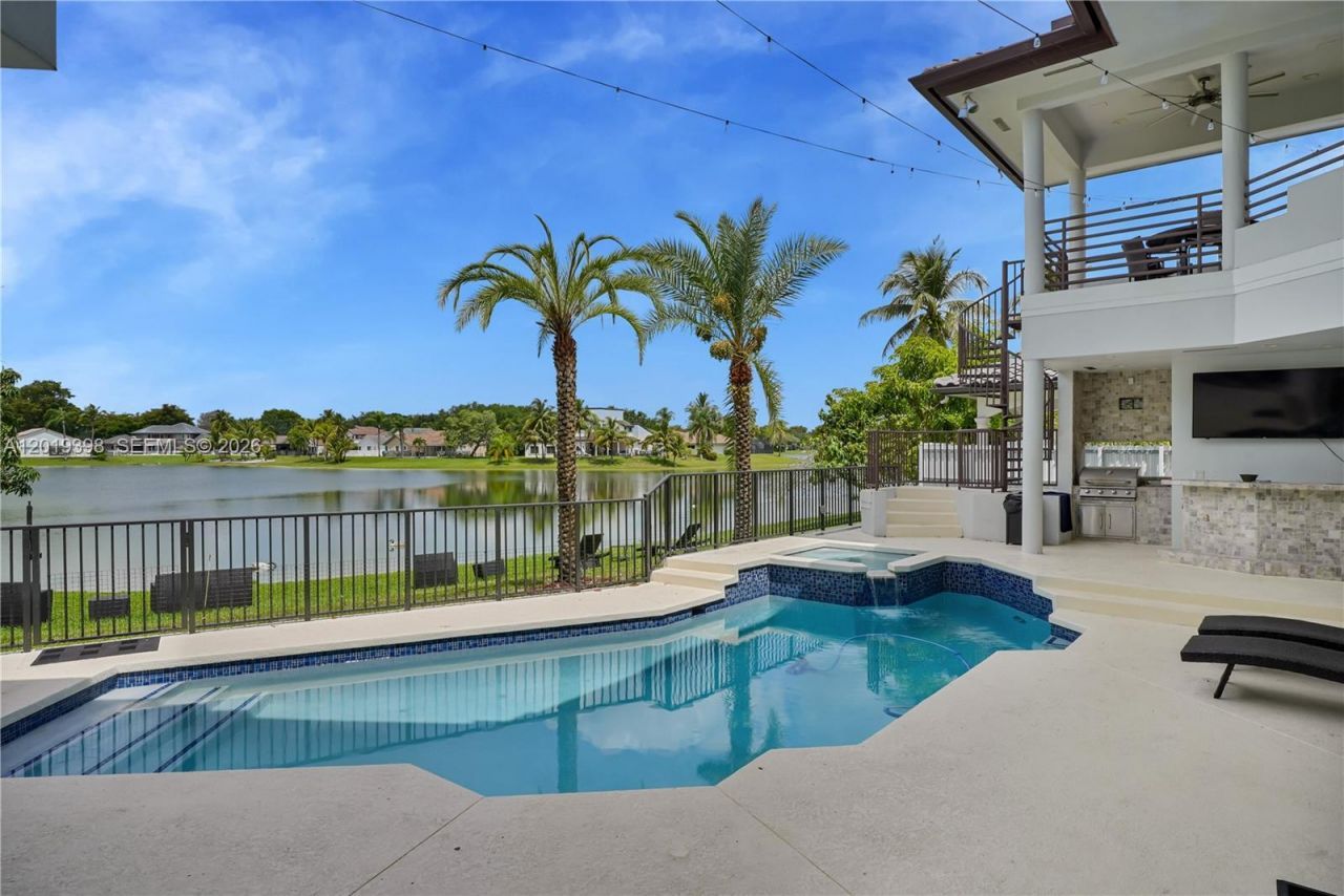 14332 Ardoch Pl, Unit -, Miami Lakes, FL 33016 Photo