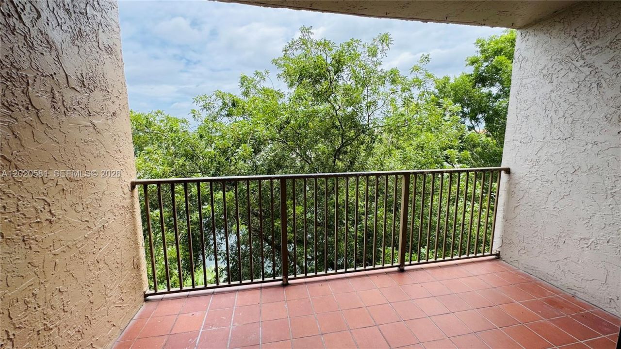 15221 SW 80th St, Unit 406, Miami, FL 33193 Photo