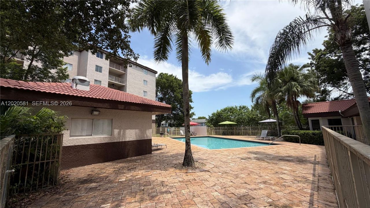 15221 SW 80th St, Unit 406, Miami, FL 33193 Photo