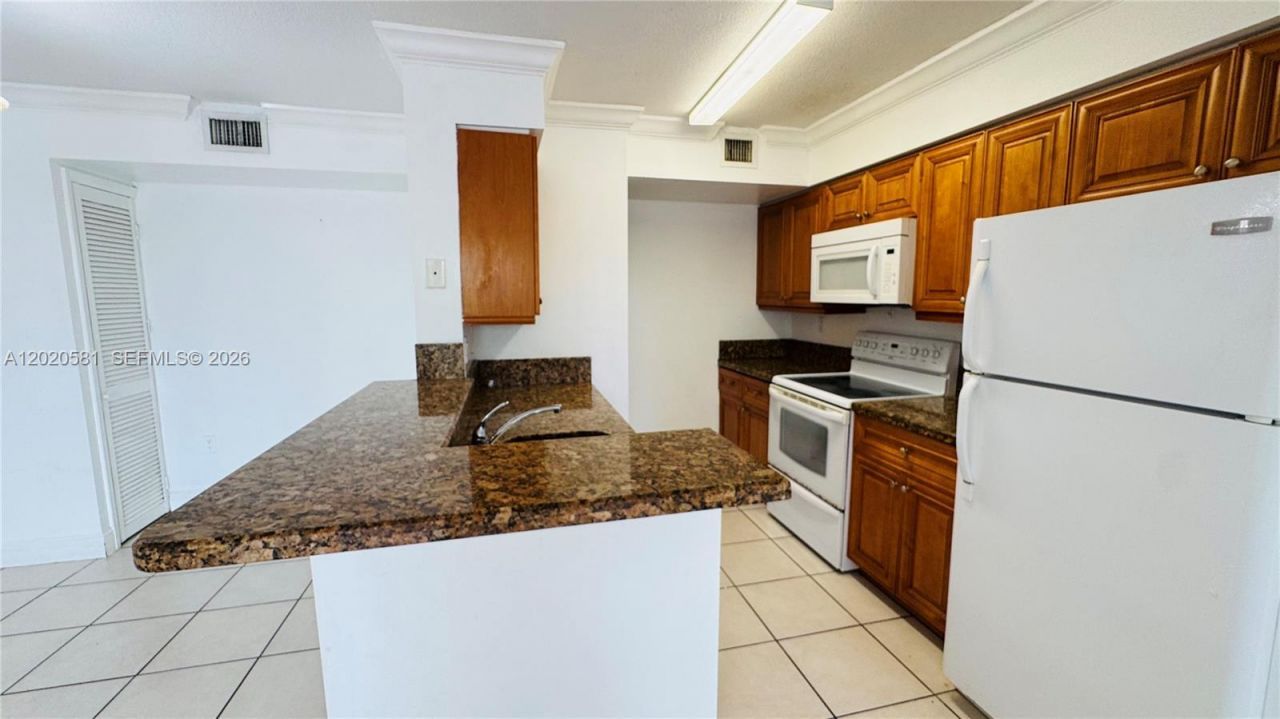 15221 SW 80th St, Unit 406, Miami, FL 33193 Photo