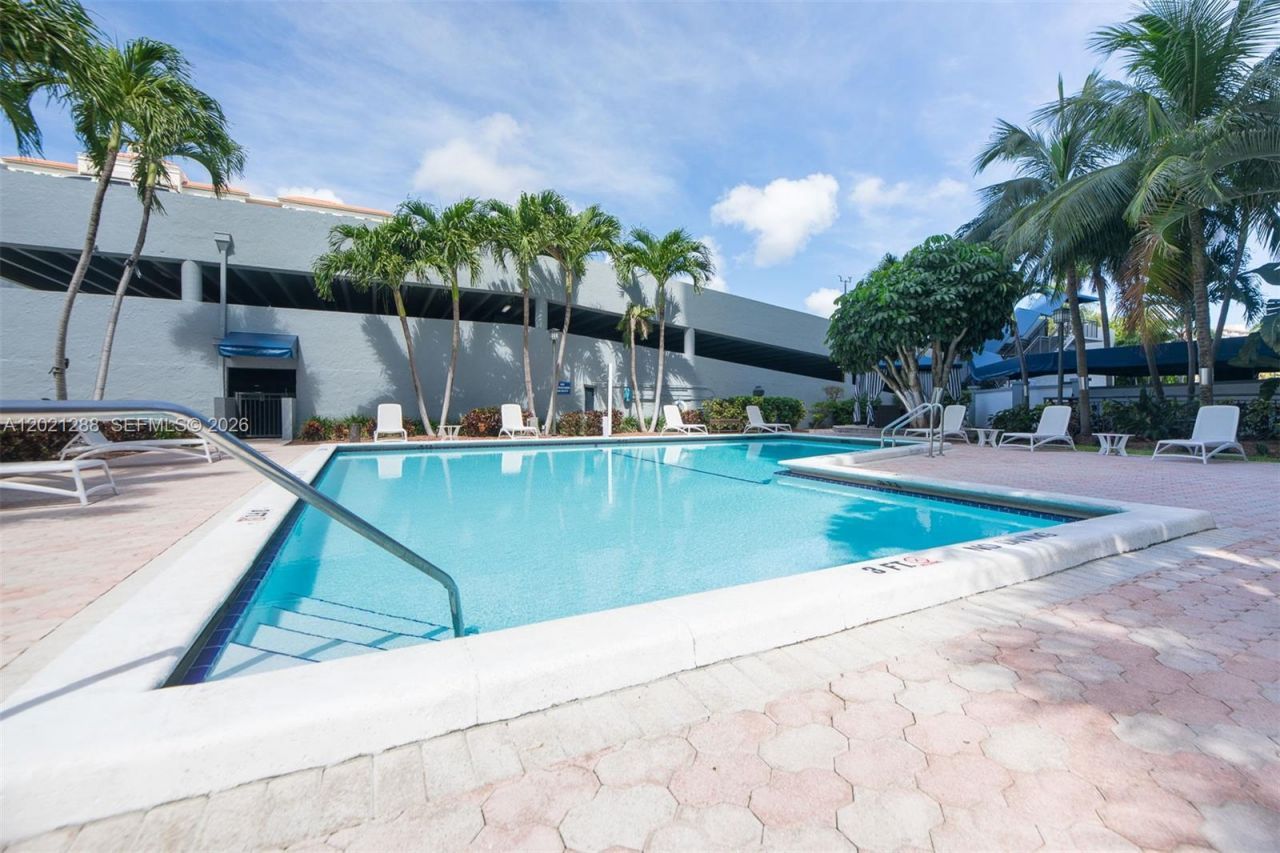 3031 N Ocean Blvd, Unit 903, Fort Lauderdale, FL 33308 Photo