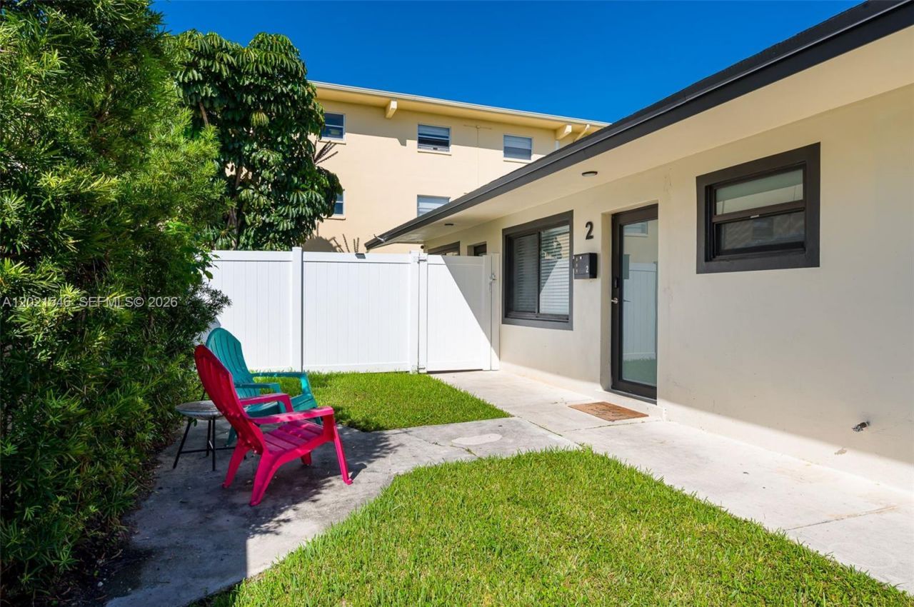 329 SE 12th Ave, Unit 2, Pompano Beach, FL 33060 Photo