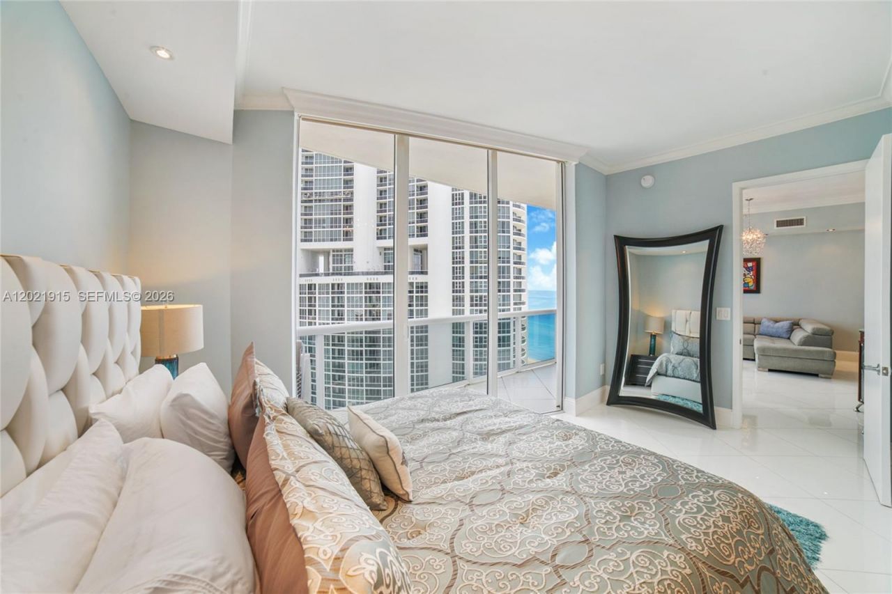 18101 Collins Ave , Unit 1906, Sunny Isles Beach, FL 33160 Photo