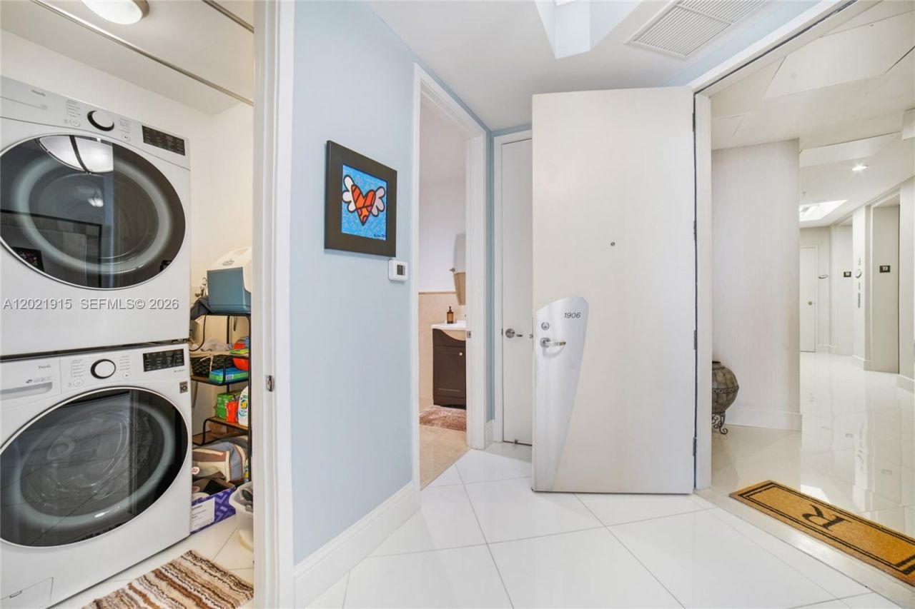 18101 Collins Ave , Unit 1906, Sunny Isles Beach, FL 33160 Photo