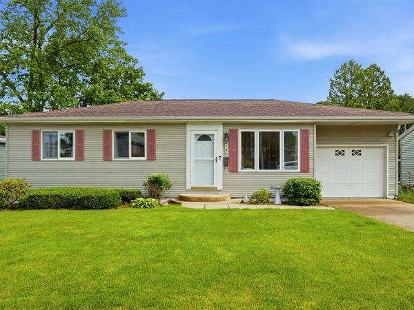 3195 Kaufmann Avenue, Dubuque, IA 52001