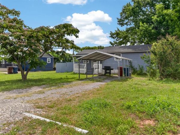 225 Cobb Avenue , Van Alstyne, TX 75495