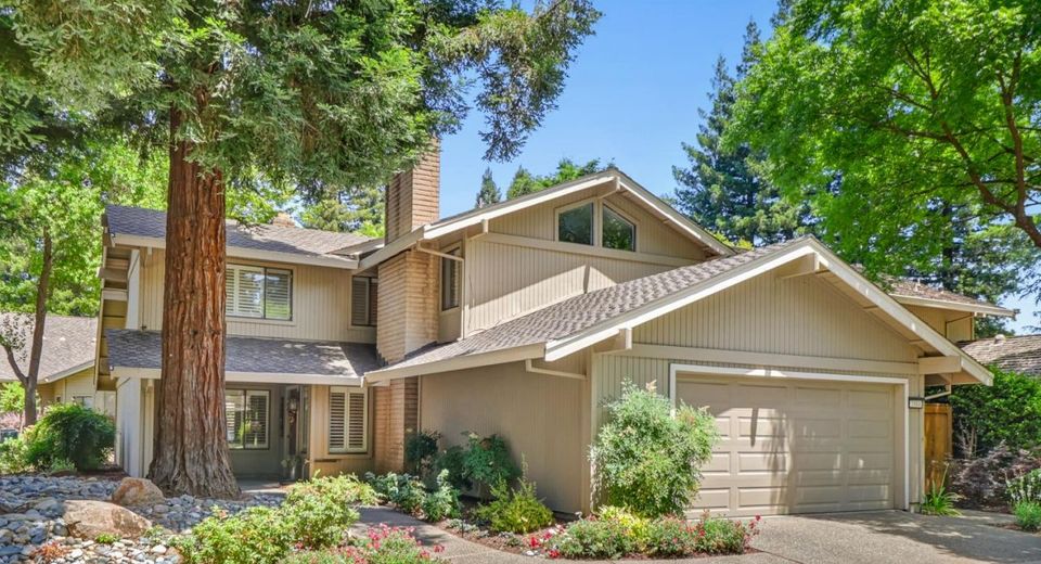 2044 University Park Dr, Sacramento, CA 95825 Photo