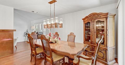 2044 University Park Dr, Sacramento, CA 95825 Photo