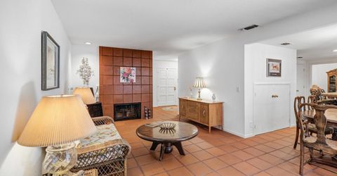 2044 University Park Dr, Sacramento, CA 95825 Photo