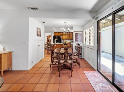 2044 University Park Dr, Sacramento, CA 95825 Photo