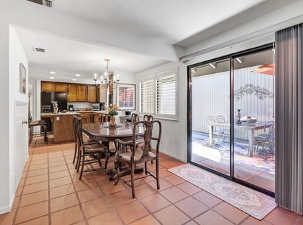 2044 University Park Dr, Sacramento, CA 95825 Photo