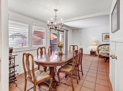 2044 University Park Dr, Sacramento, CA 95825 Photo