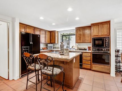 2044 University Park Dr, Sacramento, CA 95825 Photo