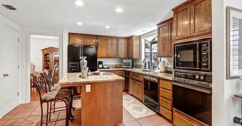 2044 University Park Dr, Sacramento, CA 95825 Photo