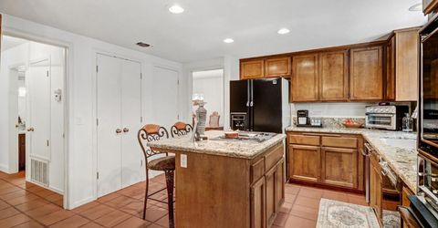 2044 University Park Dr, Sacramento, CA 95825 Photo