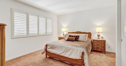 2044 University Park Dr, Sacramento, CA 95825 Photo
