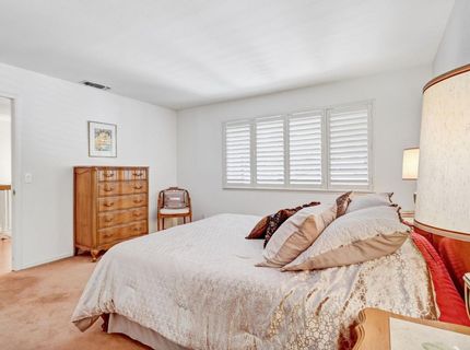 2044 University Park Dr, Sacramento, CA 95825 Photo