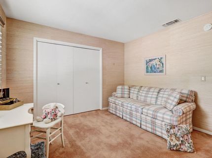 2044 University Park Dr, Sacramento, CA 95825 Photo