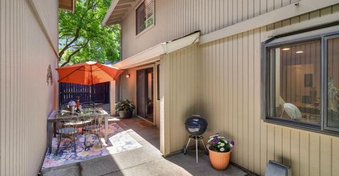 2044 University Park Dr, Sacramento, CA 95825 Photo