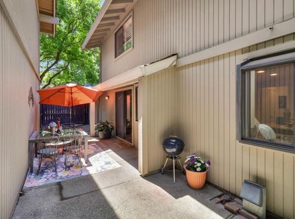 2044 University Park Dr, Sacramento, CA 95825 Photo