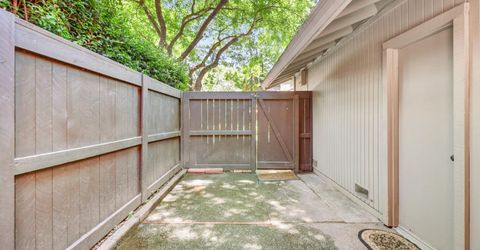 2044 University Park Dr, Sacramento, CA 95825 Photo