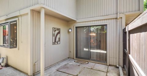 2044 University Park Dr, Sacramento, CA 95825 Photo