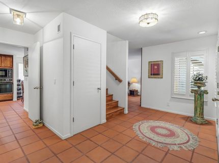 2044 University Park Dr, Sacramento, CA 95825 Photo