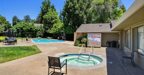 2044 University Park Dr, Sacramento, CA 95825 Photo