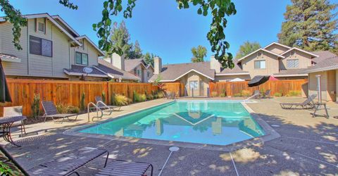 2044 University Park Dr, Sacramento, CA 95825 Photo