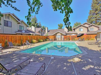 2044 University Park Dr, Sacramento, CA 95825 Photo