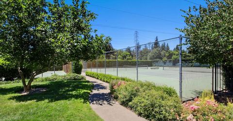 2044 University Park Dr, Sacramento, CA 95825 Photo