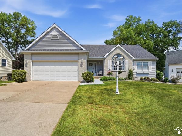 786 Santa Fe Court, Temperance, MI 48182