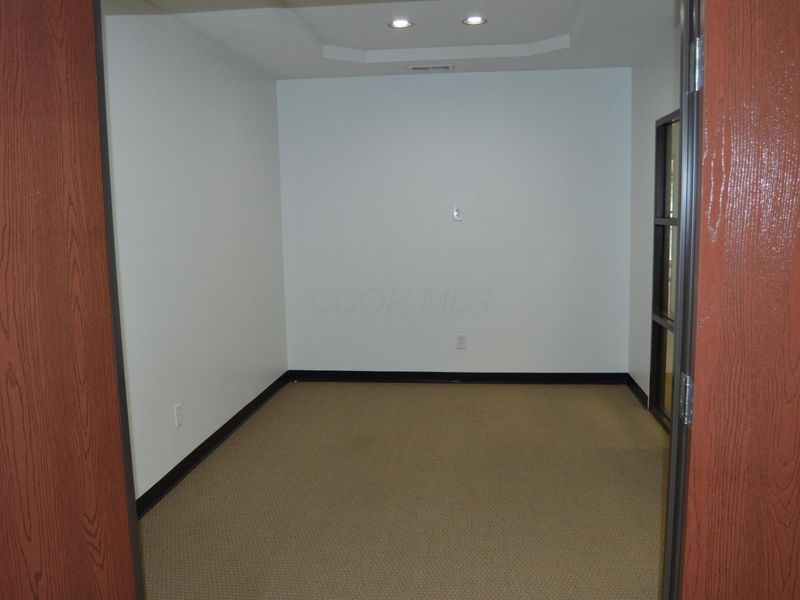 128 County Line Road W, Unit B, Westerville, OH 43082 Photo 10